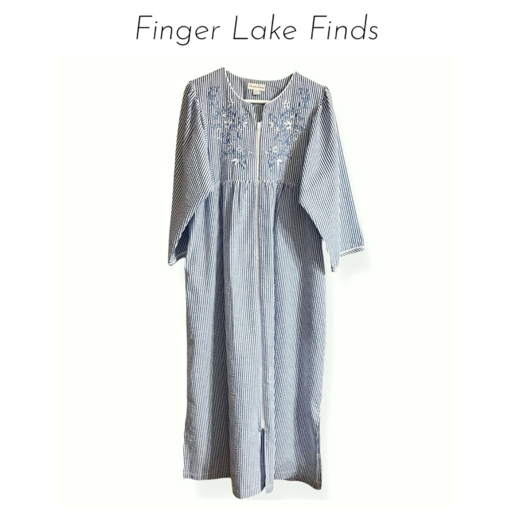 Miss Elaine Blue Striped Embroidered Zip Front Robe, L